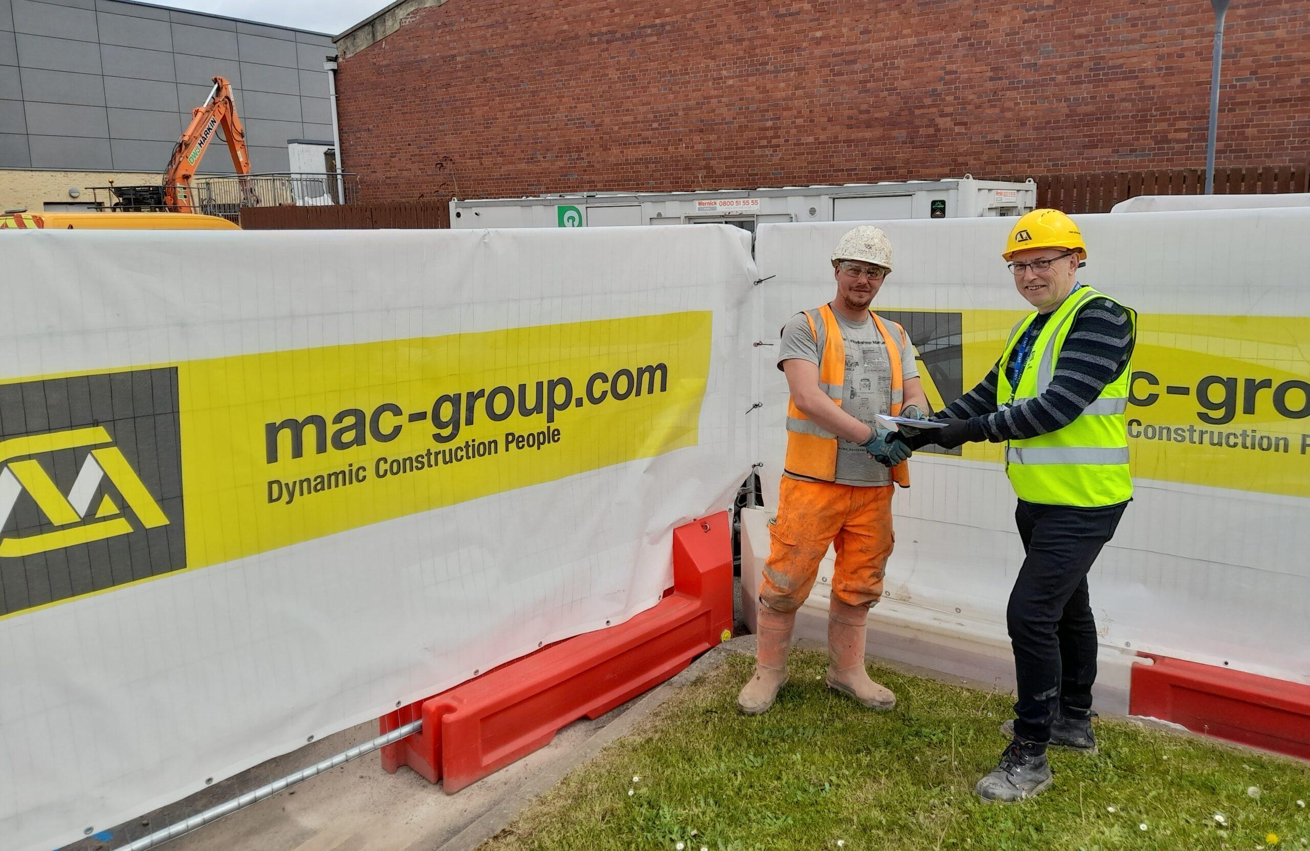 Health and Safety accolade presented to Van Elle by the MAC Group